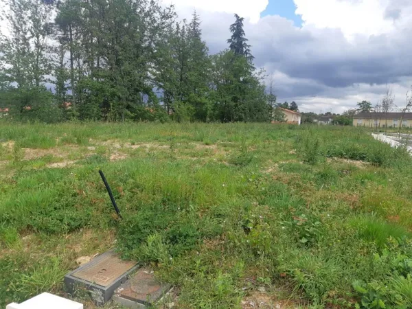 Terrain 570 m²