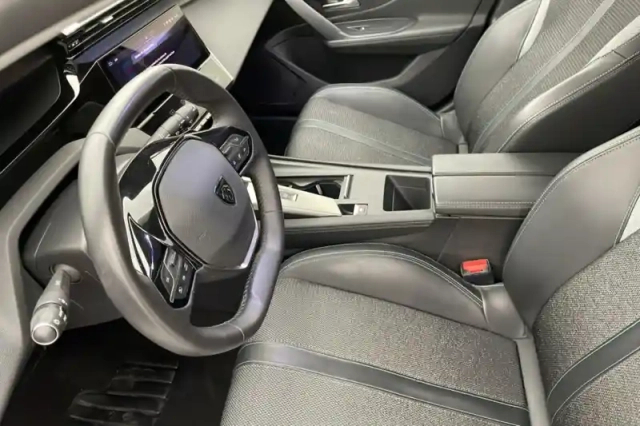 Peugeot 308 phev 180 e-eat8 — photo 45