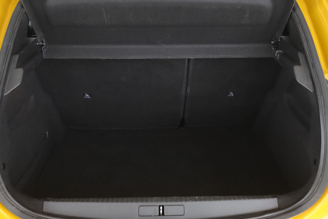 Peugeot 208 1.2 PureTech Style EAT8 — photo 16