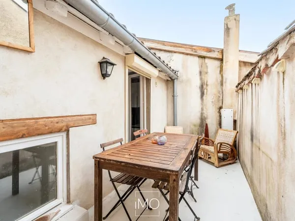 CHASSELAY - Charmante maison de village avec terrasse, 3 chambres