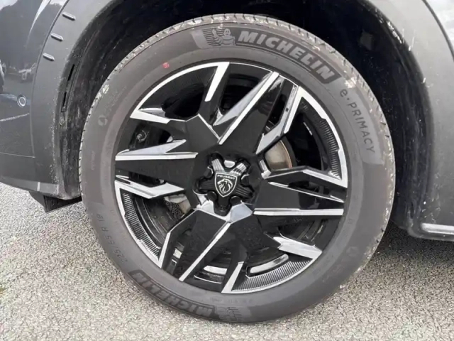 Peugeot 3008 hybrid 145 e-dcs6 — photo 13