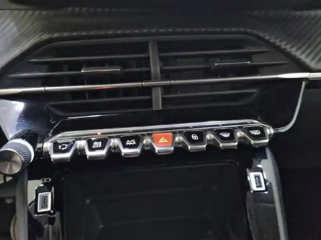 Peugeot 208 puretech 100 s&amp;s bvm6 — photo 84