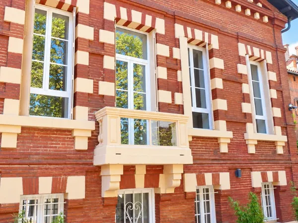 TOULOUSE - T1 EN DERNIER ÉTAGE - POUTRES APPARENTES - IDÉAL INVESTISSEUR (LOUÉ 475 €/MOIS)