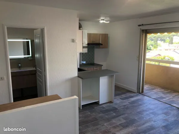 Part Loue Studio 27m2 Résidence standing