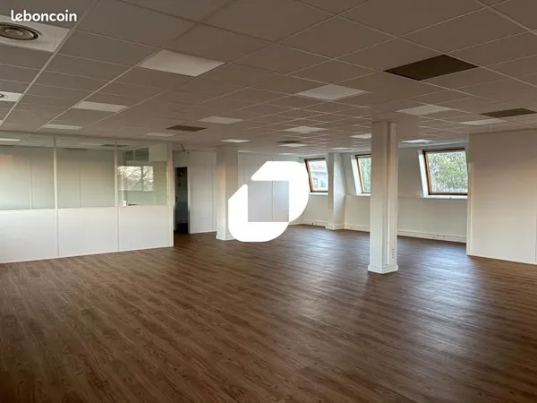 Bureau 500 m²
