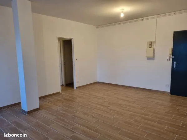 T2 50m2 avec parking - métro La Roseraie
