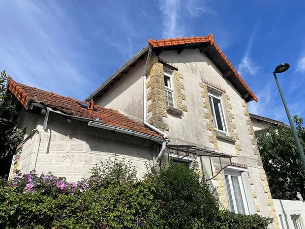 Maison des années 30 avec travaux, dans le quartier privilégié du Jardin Parisien.