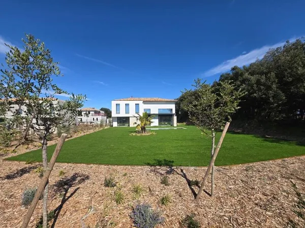 VILLA CONTEMPORAINE NEUVE