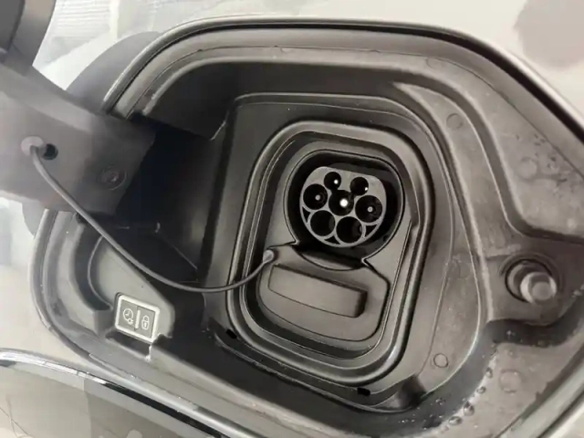 Peugeot 208 electrique 156ch 54 kwh — photo 11