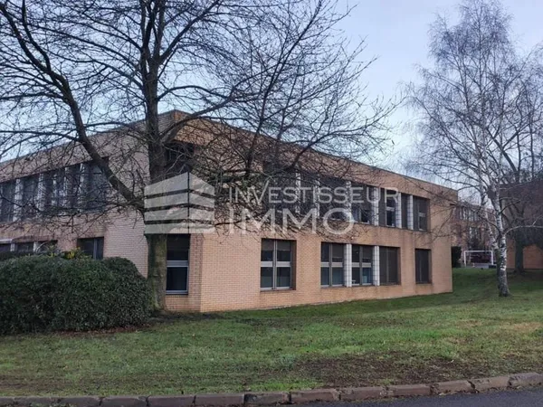 Bureaux 892 m²