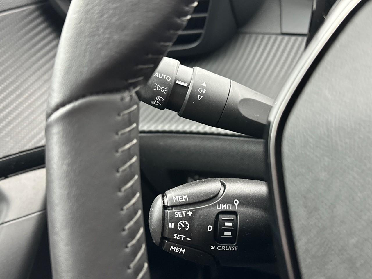Peugeot 2008 puretech 100 s&s bvm6 style — photo 17