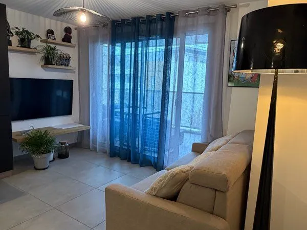 Appartement F2 entièrement meublé
