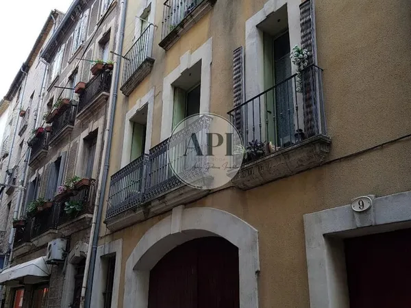 PEZENAS, proche du centre, T4 meublé, 3 chambres, 2 cours, g