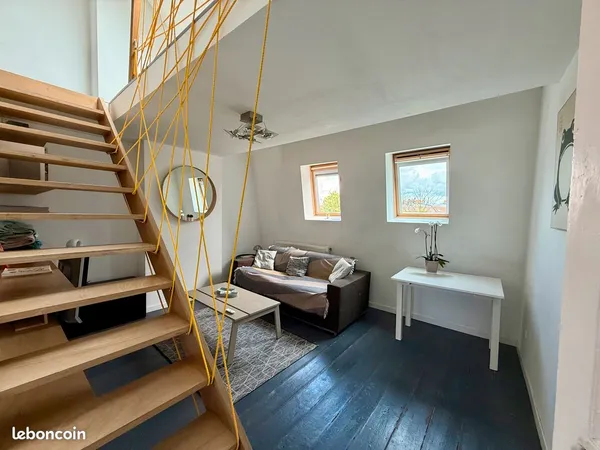 STUDIO MEUBLÉ de 40m2 pour 1 étudiant(e) - charges comprises