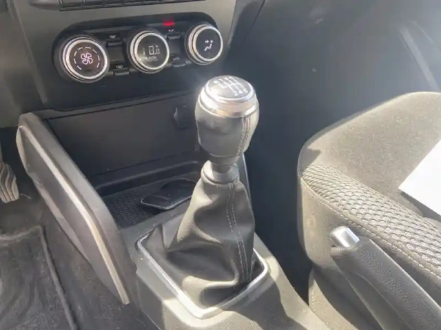 Dacia Duster 1.5 dci 110ch prestige 4x4 — photo 8
