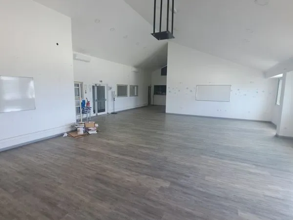 Local commercial / professionnel 170 m²