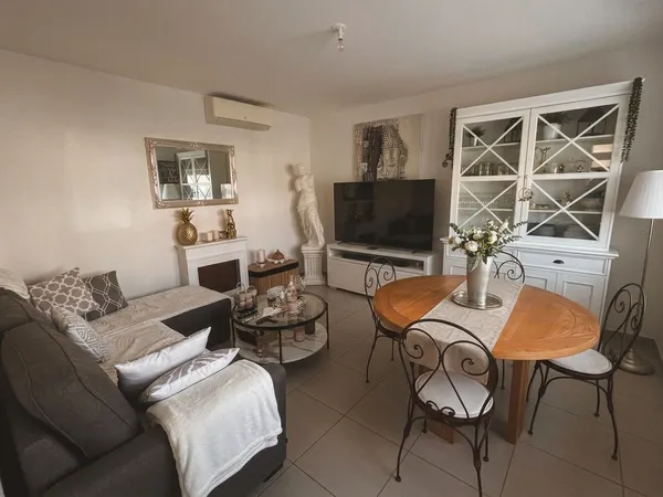 Appartement T3 de 70,75 m2 + véranda - Péage de Roussillon.