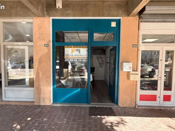Local 28 m² ESTRABLIN