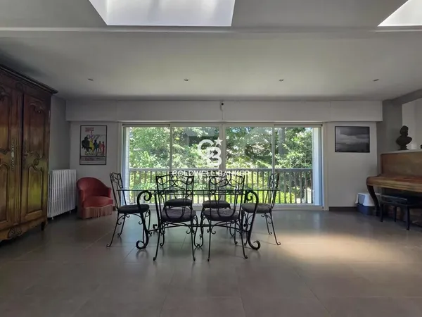 Vends maison - 240 m² - 8 pièces, 6 chambres - Le Mans 72000