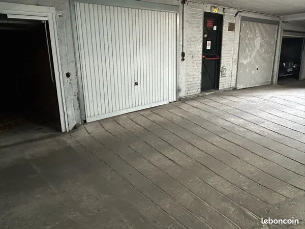 Box fermé - 14,5 m² - 4x2,75x2,15m (Lxlxh) - Neuilly, Ternes, Porte Maillot, -1