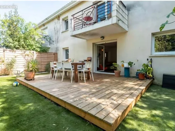 ðOE¿ Superbe T3 avec plus de 200 m² de jardin €" Grande terrasse €" entre particuliers