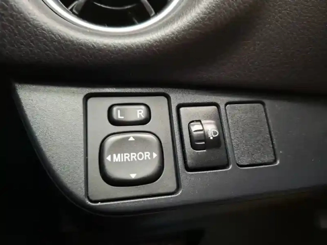 Toyota Yaris 110 vvt-i — photo 19