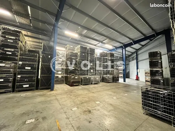 Local industriel 1 460 m²