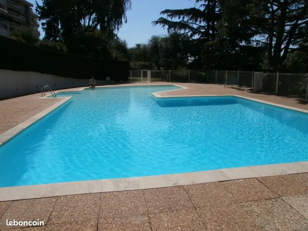 2 pièces 57 m2 Résidence avec piscine Corniche fleurie