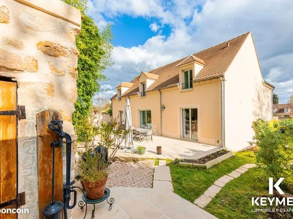 Maison 8 pièces 259 m²