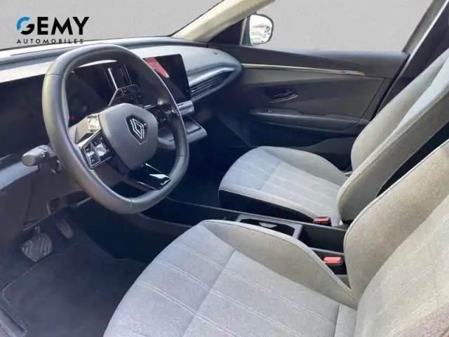Renault Megane e-tech ev60 220 ch super charge — photo 8