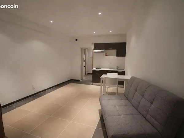 T2 à louer centre Aubagne tres calme