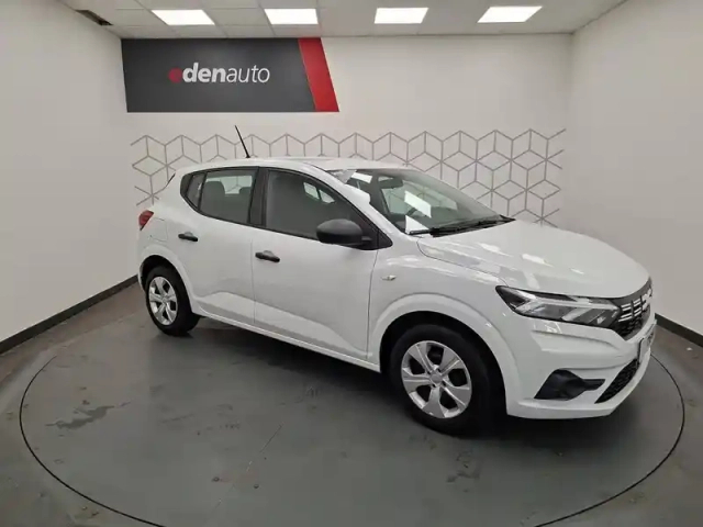 Dacia Sandero sce 65 — photo 9