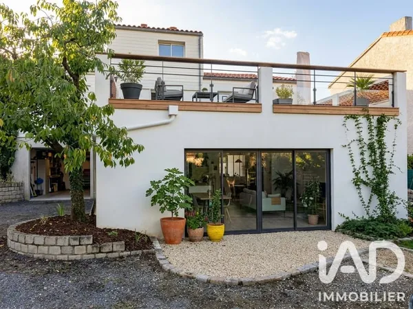 Maison 8 pièces 180 m²