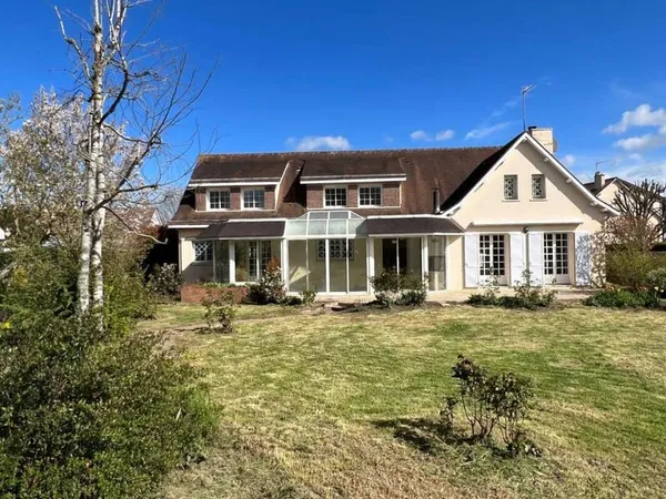 Maison 10 pièces 260 m²