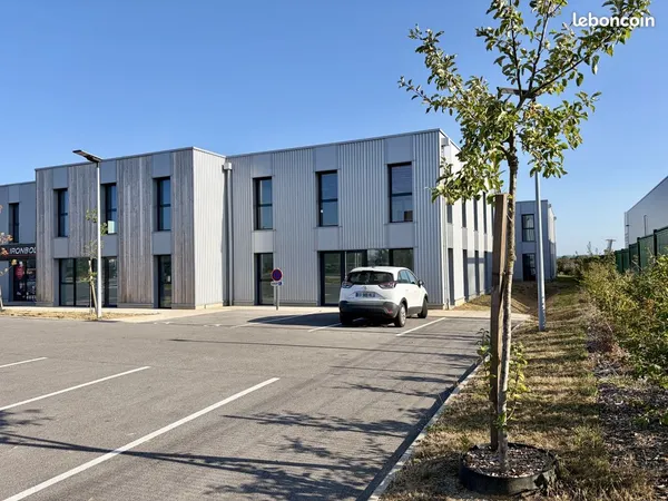 Bureaux neufs avec parkings - 330 m2 - Glisy - Pôle Jules Verne
