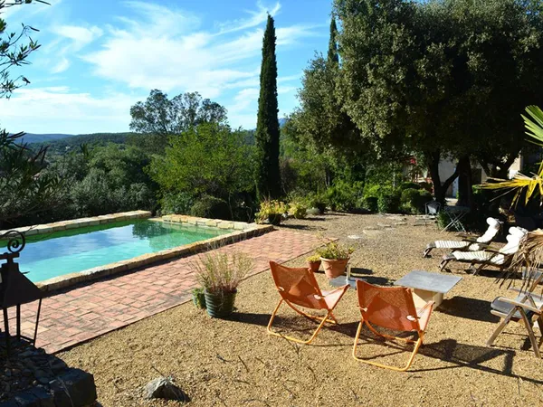 Magnifique villa avec Studio et Piscine - Carcès