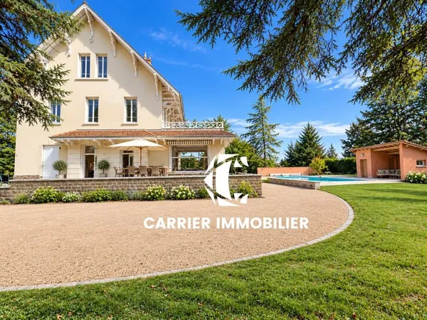 MAISON DE CARACTERE, superbe parc et piscine