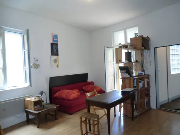 A deux pas de la Marie de Limoges- T2 avec balcon