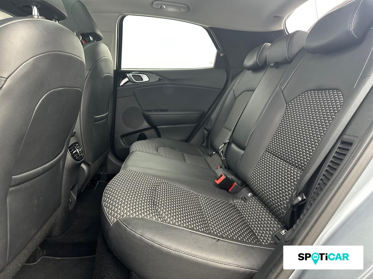 Kia Xceed 1.6 gdi 141ch phev lounge dct6 — photo 10
