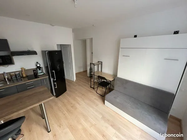 Investissement locatif - 3 studios meublés - 5 place de l'hôtel de ville
