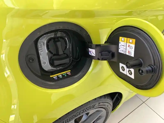 Abarth 500 e 155 ch — photo 16