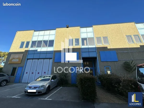 Local d'activité 377 m²
