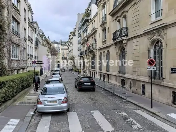 Local commercial 141 m²