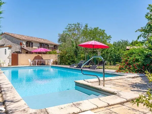 Maison 8 pièces 240 m²