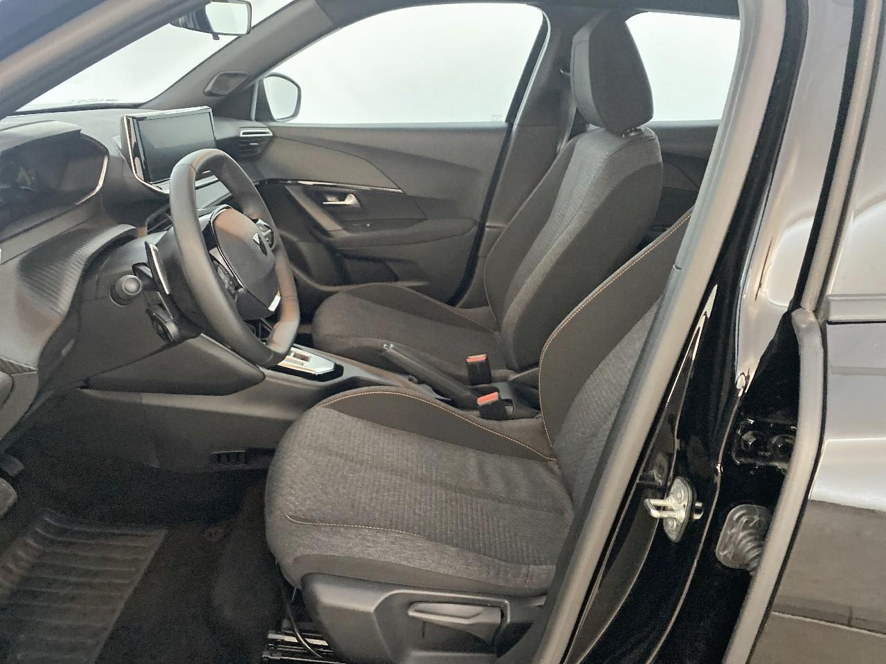 Peugeot 2008 hybrid 145 ch e-dcs6 style — photo 9