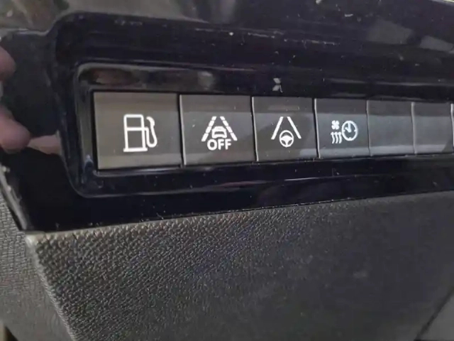 Peugeot 508 sw hybrid 225 e-eat8 — photo 37