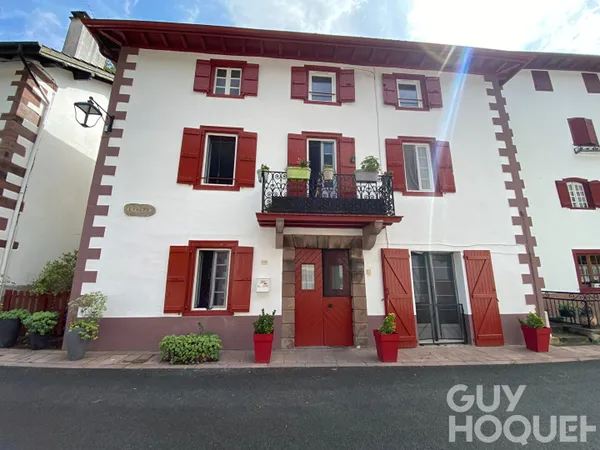 Belle maison de ville de 143 m² à Arnéguy avec appartement indépendant et terrasse