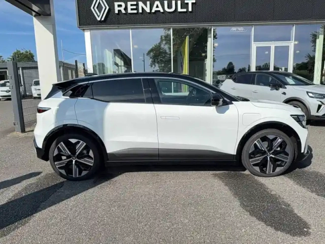Renault Megane e-tech 220 ch autonomie confort gsr2 — photo 4