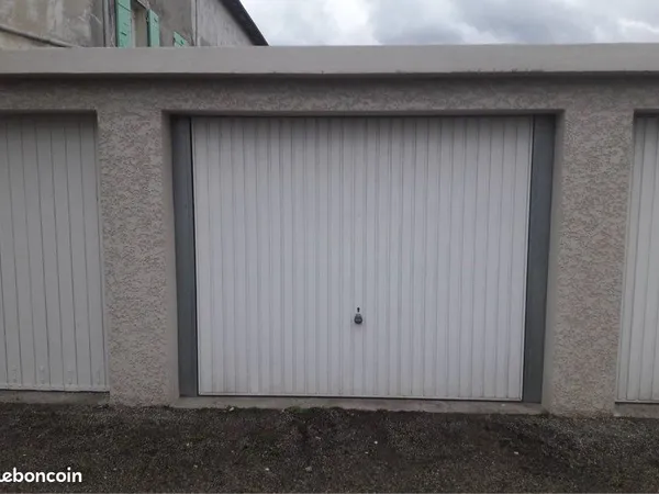 Garage centre ville accès facile proche gare