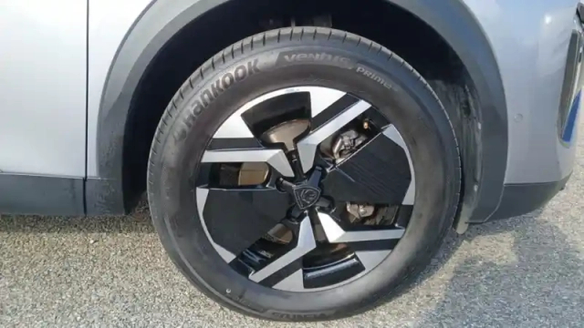 Peugeot 2008 hybrid 136 e-dcs6 — photo 15